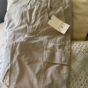 Zara woman’s Khaki Cargo Pants NWT